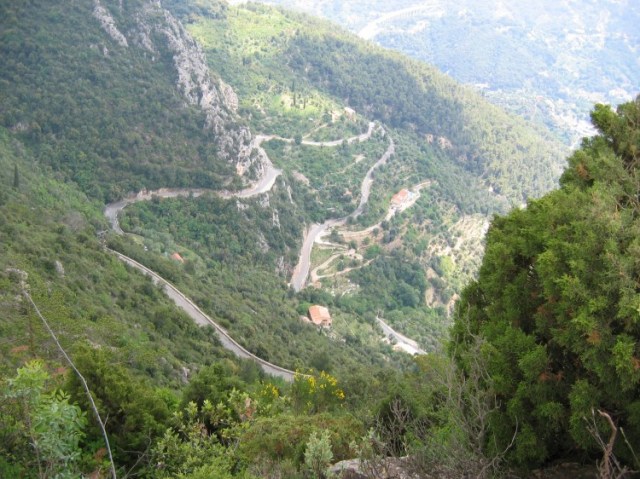 Looking-down-on-a-section-of-the-Col-de-la-Madone-climb-750x562.jpg